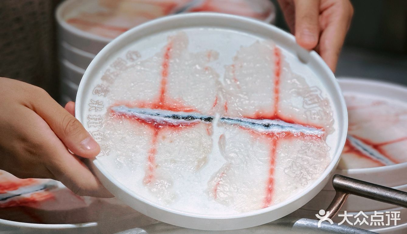 走，排队去！这家鱼火锅吃了还想吃