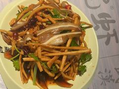 -巴厘龙虾·榜首油焖大虾(音乐学院·沿江酒馆店)