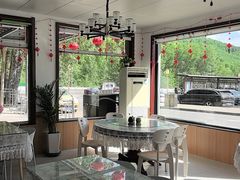 -天天向上素食餐厅(五台山店)
