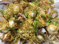 油泼扇贝-天伦海鲜·老味道·青岛菜(栈桥天主教堂店)