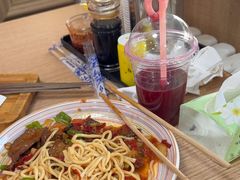 -歹歹的加个面过油肉拌面
