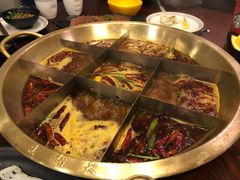 -重庆爽翻天老火锅(临平万达广场店)