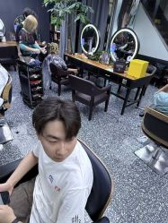 -藤野造型专业烫染接发