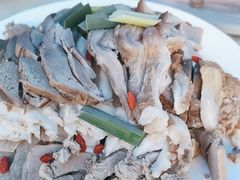 -墨脱石锅椰子鸡•香草鸭•东山羊(大东海店)