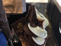双拼软冰激凌-GODIVA(王府井apm店)