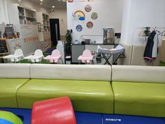 -澳洲袋鼠早教(金辉环球广场店)