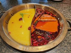 -小天鹅火锅·一线江景洪鼎旗舰店(洪崖洞店)