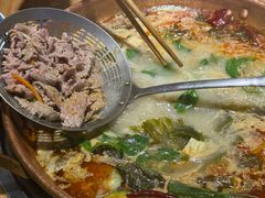 -洱火云南酸菜牛肉火锅(石景山当代商城店)