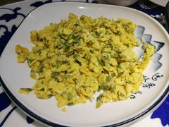 槐花炒鸡蛋-印巷里主题餐厅(马鞍山店)