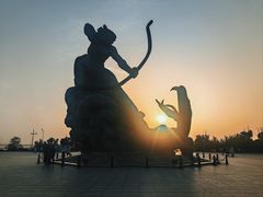 -巴陵广场