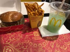 -麦当劳(百联西郊购物中心店)