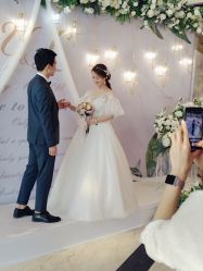 -艾米丽婚纱礼服