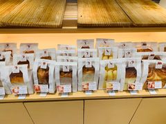 面包甜点陈列柜-好利来(八里庄店)