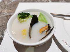 无油鱼汤蛤蜊煮时蔬-港丽餐厅