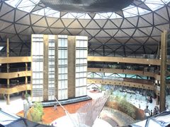 -上海滴水湖皇冠假日酒店