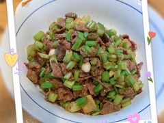 -帅巴人舅母子腊蹄民俗村