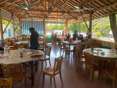 大堂-满記土窑烧鷄波浪山莊