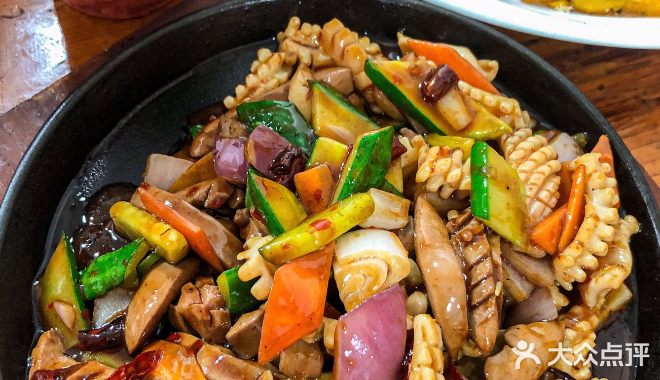 干饭人必打卡的苍蝇馆子，人均30也能扶墙出！