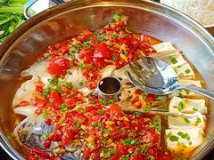 -鱼鲜饭香·招牌汽锅剁椒鱼头王