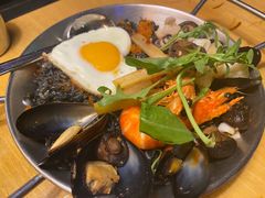 缤纷墨鱼汁海鲜意面-囧吉香生蚝牛排馆(湖北路店)