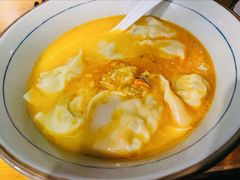 金汤黄鱼馄饨-蟹黄鱼·楼上面馆(外滩中央旗舰店)