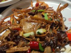 -吴越荣记苏州菜·松鼠桂鱼100%活鱼现做(斜塘老街店)