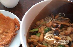 Shrimp and Pork Cutlet Noodles