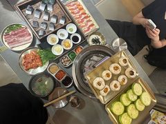 -围炉肉舍•炭烤活鳗•丹东海鲜烤肉(步行街店)