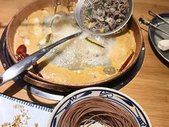 -洱火云南酸菜牛肉火锅(石景山当代商城店)