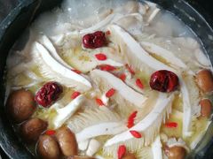 -南渝食府.墨脱石锅松茸鸡