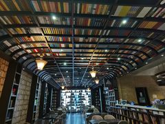 -钟书阁(松江泰晤士小镇店)