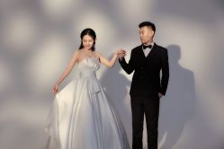 -喜爱高定婚纱摄影