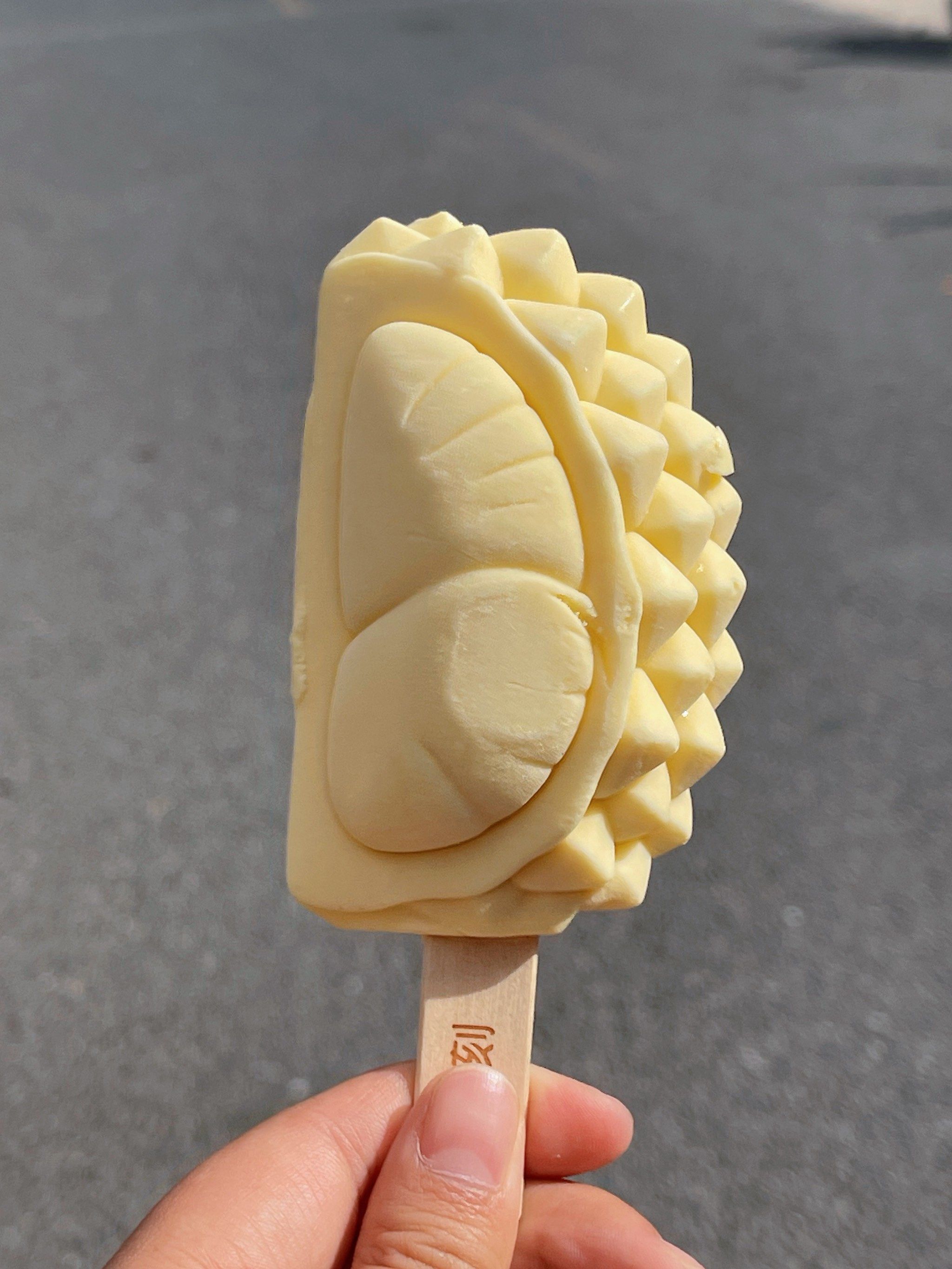 这个新品榴莲雪糕太好吃了‼️