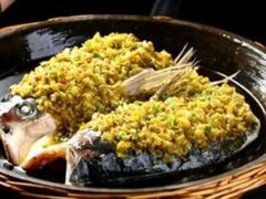 -阿瓦山寨·湘菜现炒·剁椒鱼头王(咸阳总店)