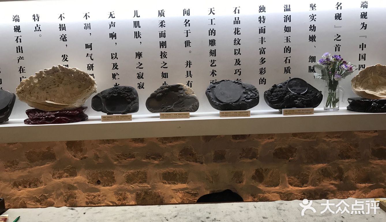 菜品摆盘较讲究，是我喜欢的咸鲜口味