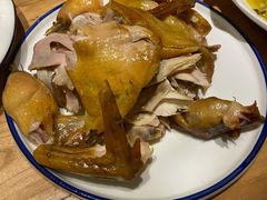 煨盐鸡-头上红煨盐鸡·非遗院子餐厅