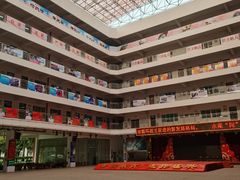 -盛兴中英文学校