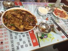 老钟家烤羊排-老钟家烤羊排·敦伊阁清真餐厅胡羊焖饼
