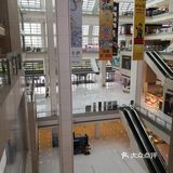 几个月时间，从门庭若市到零零散散的客流，以及一些关门