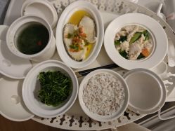 -童谣里医疗级月子中心(独栋湖景店)