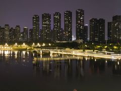 -南京眼步行桥