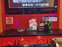-唯爱KTV聚会餐厅(仙林东城汇店)