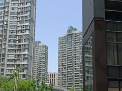 -LuOne凯德晶萃广场(徐家汇路店)
