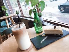 -ZING COFFEE 镜咖啡