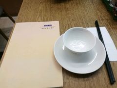 餐具摆设-翡翠拉面小笼包(机场DFS店)