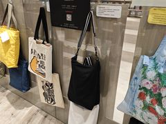 -钟书阁(群光广场店)