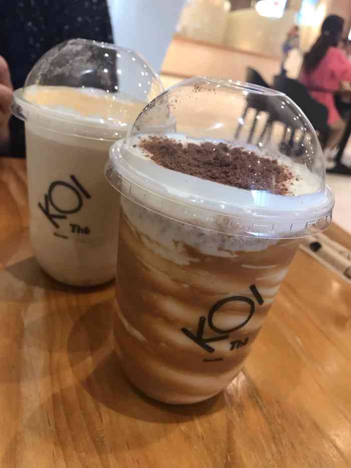 koi thé(重庆龙湖时代天街店)-"门口超大的珍珠奶茶道具, 算他家的