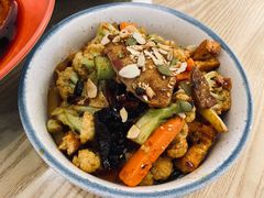 山城麻辣素香锅-轻蔬不用等·素食(江苏路店)