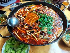-鸿顺老铁锅美蛙鱼府(解放碑店)