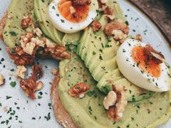 牛油果煮蛋吐司-RAC BAR(安福路店)